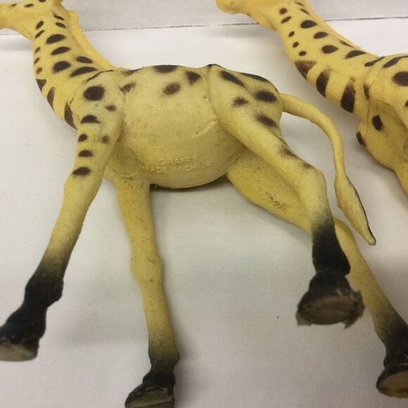 Boley Giraffe Figures – Set of 2 Safari Animal Toys – Realistic Jungle Animals - Picture 8 of 10